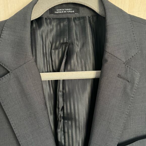 Express Men's Dark Grey Black Fitted Blazer 38R - Picture 3 of 10